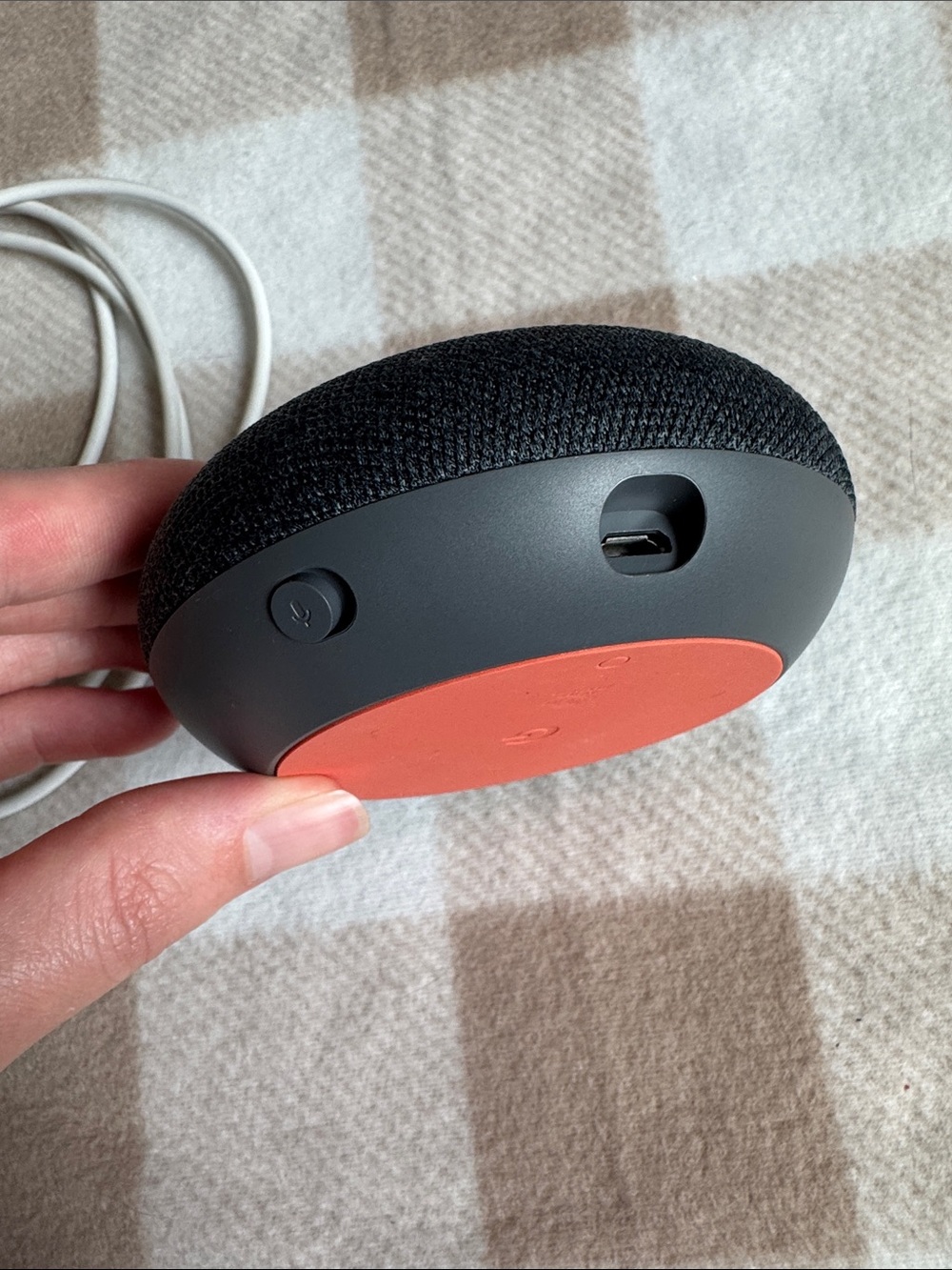 Google Home Mini - Picture 3 of 4